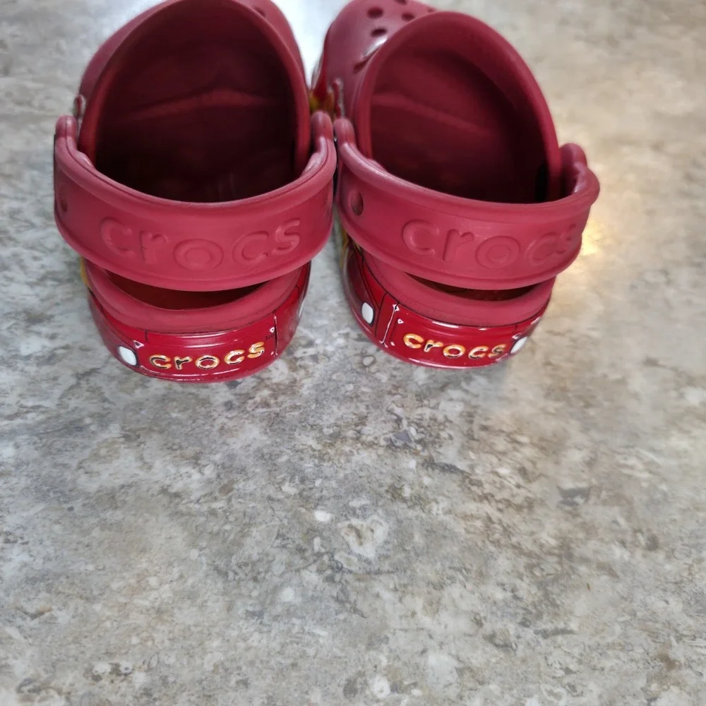 Crocs Lightning McQueen Red Disney and Pixar Cars Kids Clog Size C6 *No Lights.